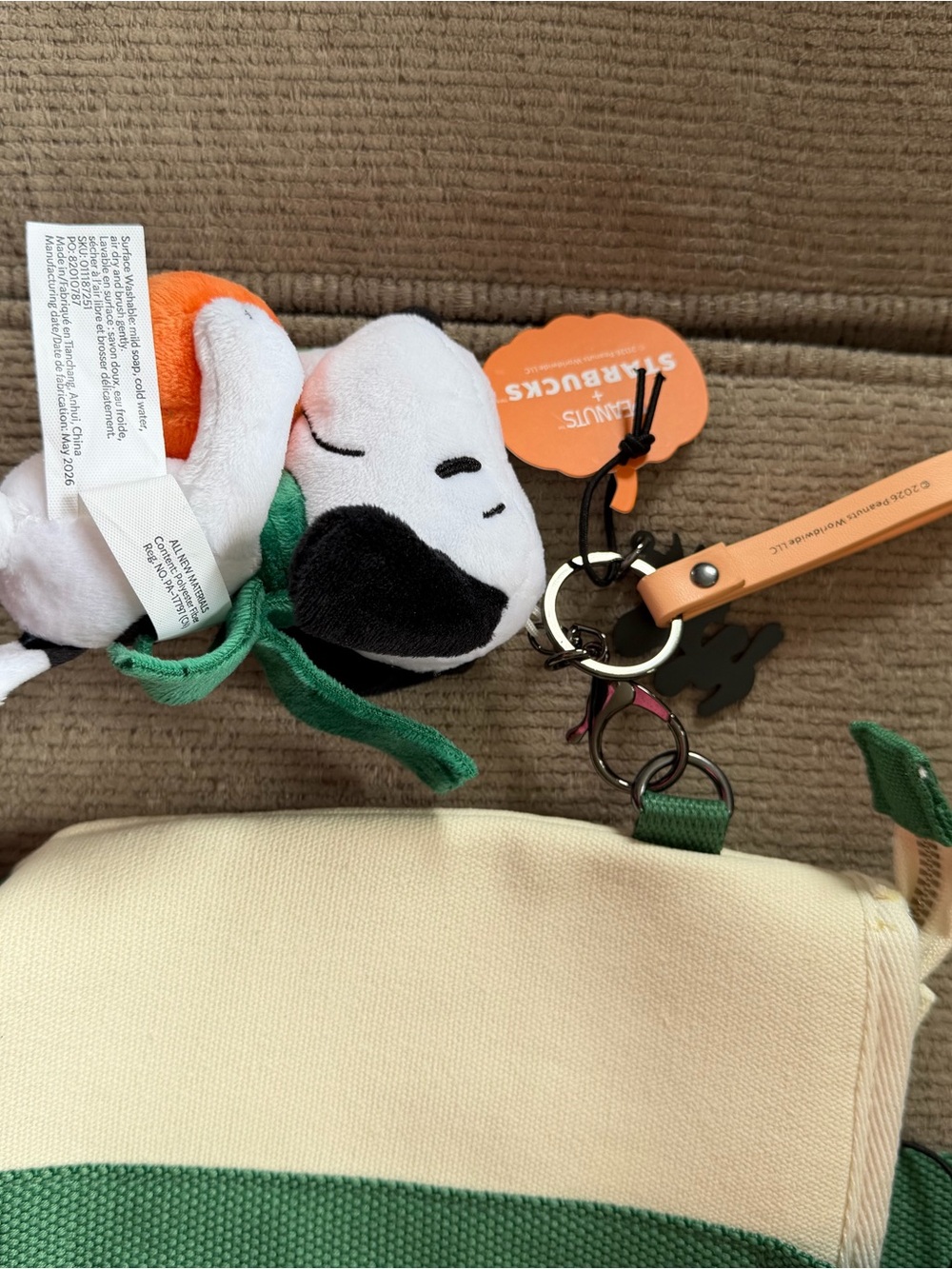 Starbucks x Peanuts Snoopy Tote Bag and Bag Charm Fall 2026 Limited Edition Bag - Picture 5 of 6